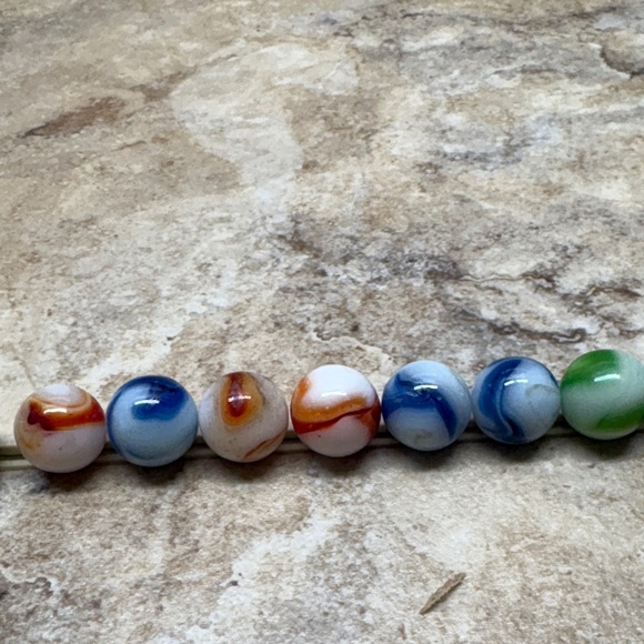 Colorful Swirled Marbles VINTAGE MARBLE LOT OF 11 MULTI-COLOR MARBLES - Picture 4 of 11